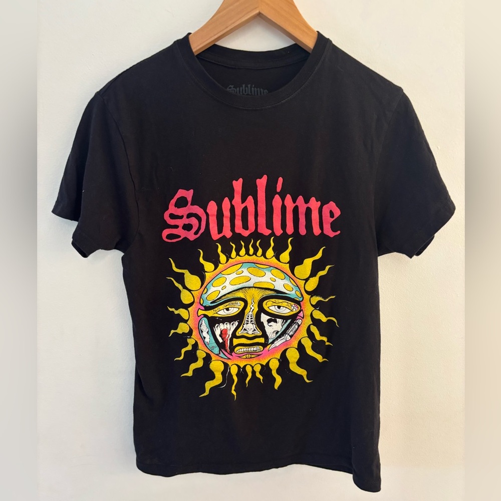 SUBLIME Band Tshirt, Sun design, Black, 100% Cotton womens Size Small. EUC